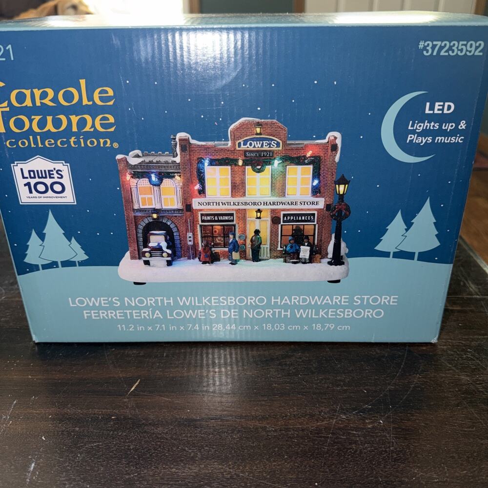 Carole Towne 2021 LED Lowe's North Wilkesboro Hardware Store Musical NIB